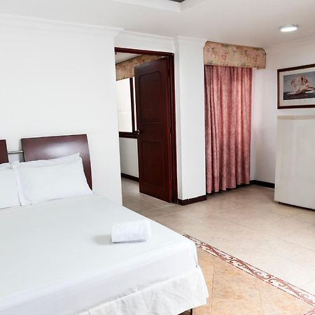 Hotel Plaza Las Americas Cali Bagian luar foto