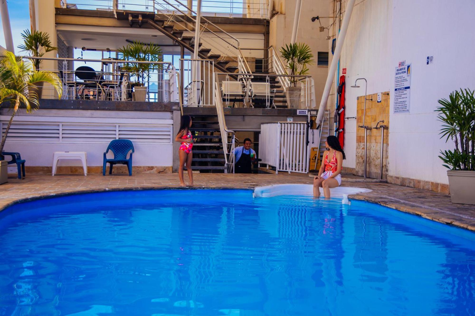 Hotel Plaza Las Americas Cali Bagian luar foto