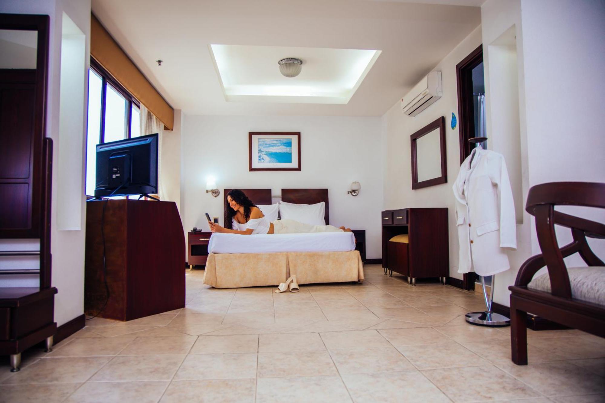 Hotel Plaza Las Americas Cali Bagian luar foto