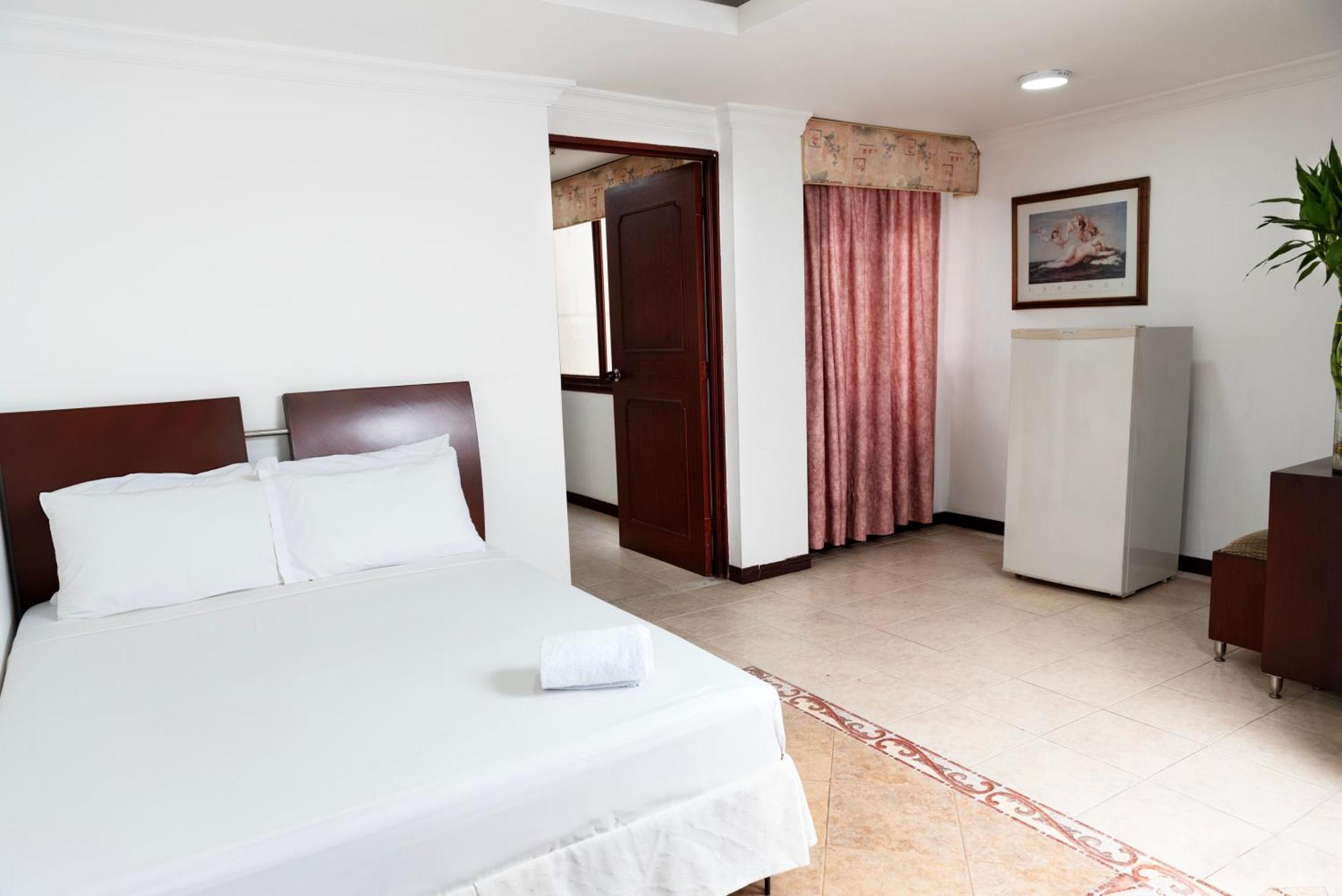 Hotel Plaza Las Americas Cali Bagian luar foto
